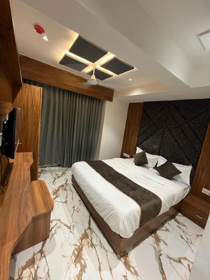 Hotel Paramount Villa Gandhinagar Zewnętrze zdjęcie