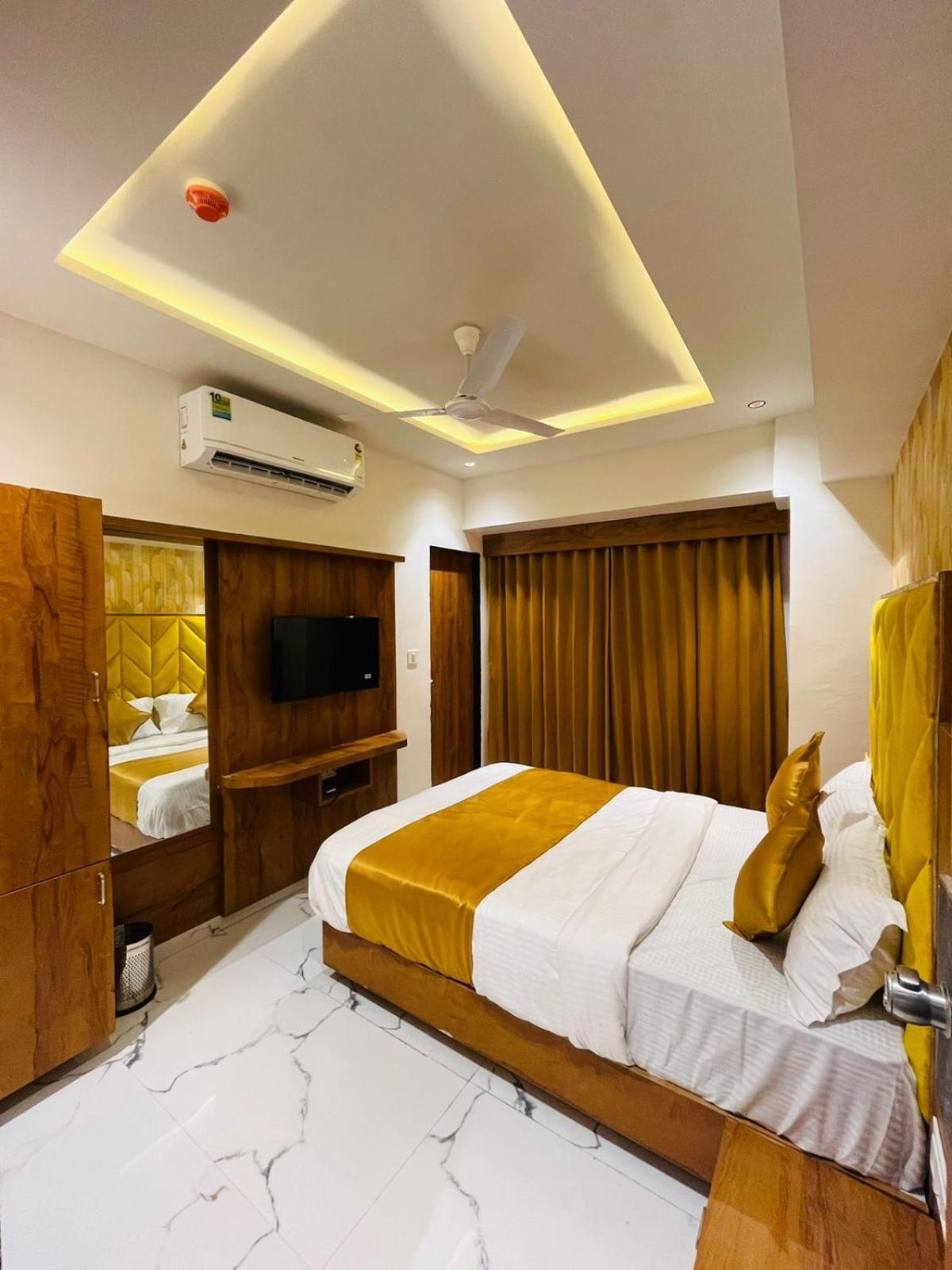 Hotel Paramount Villa Gandhinagar Zewnętrze zdjęcie