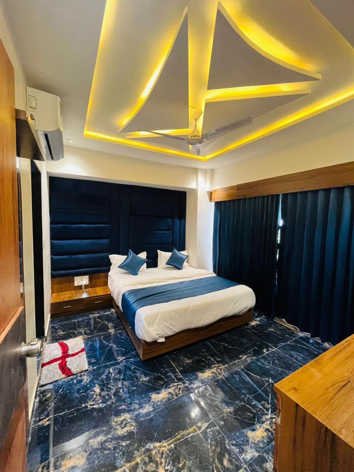 Hotel Paramount Villa Gandhinagar Zewnętrze zdjęcie