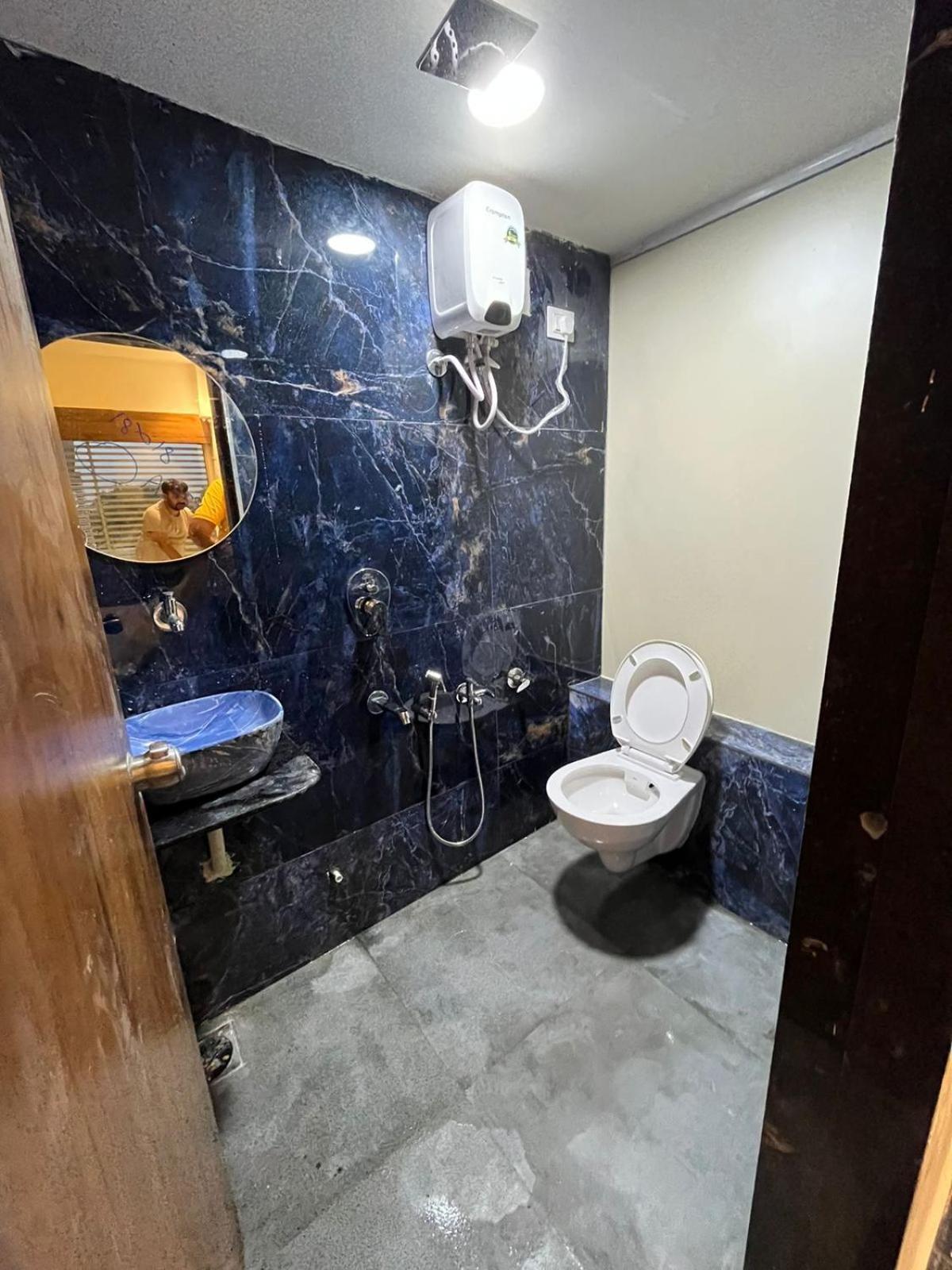 Hotel Paramount Villa Gandhinagar Zewnętrze zdjęcie
