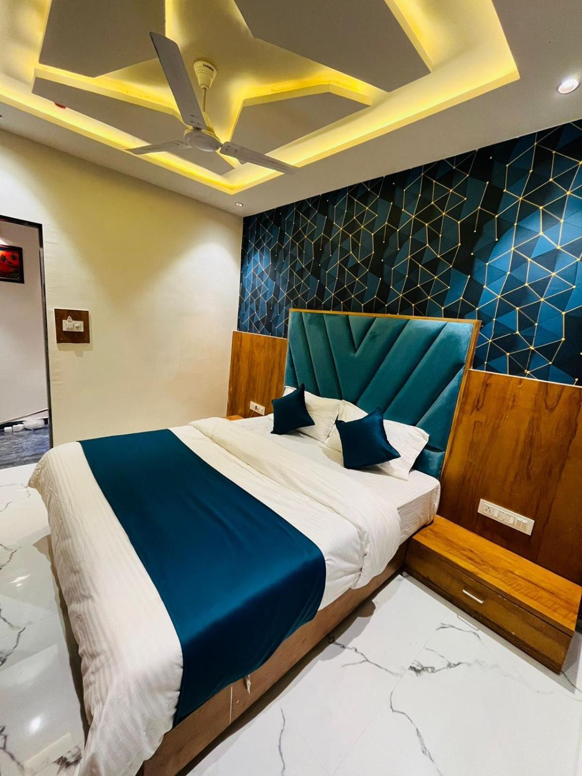 Hotel Paramount Villa Gandhinagar Zewnętrze zdjęcie